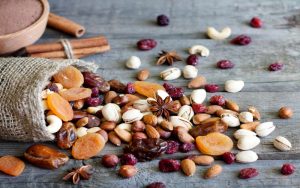 فواید و ارزش غذایی میوه خشک