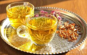 دمنوش به و گل محمدی